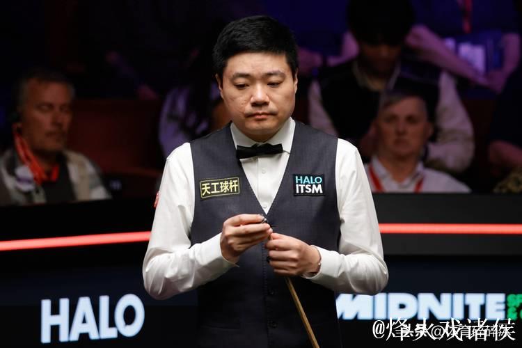 丁俊晖以5-2击败马奎尔 成功挺进斯诺克沙特大师赛16强 丁俊晖以5-2击败马奎尔 成功挺进斯诺克沙特大师赛16强