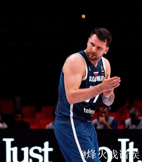 东契奇联手斯玛特轰下43分10篮板16助攻！