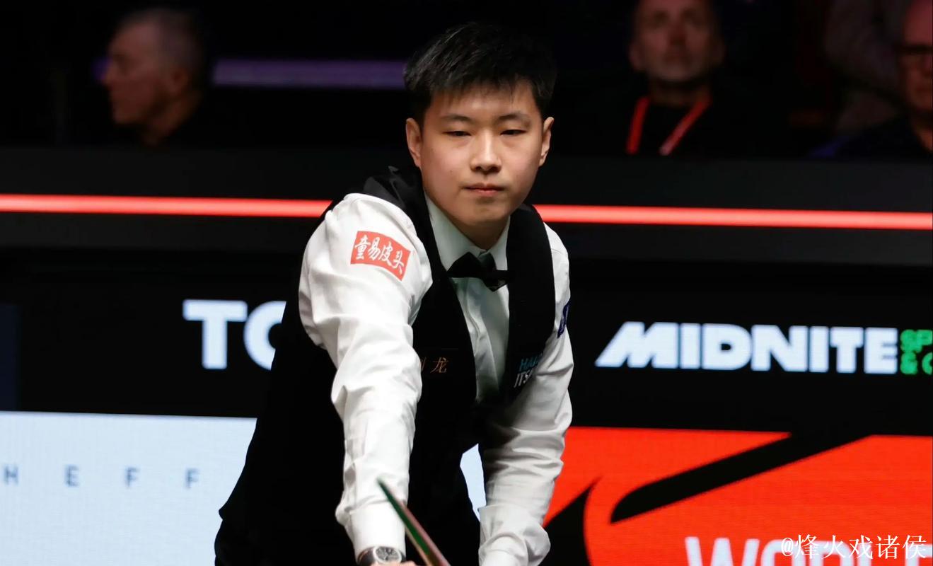 赵心童6-1轻松击败布朗 挺进斯诺克国际锦标赛次轮 赵心童6-1轻松击败布朗 挺进斯诺克国际锦标赛次轮